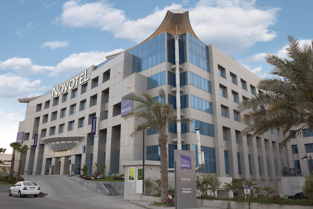 Novotel Dammam Business Park Exterior photo